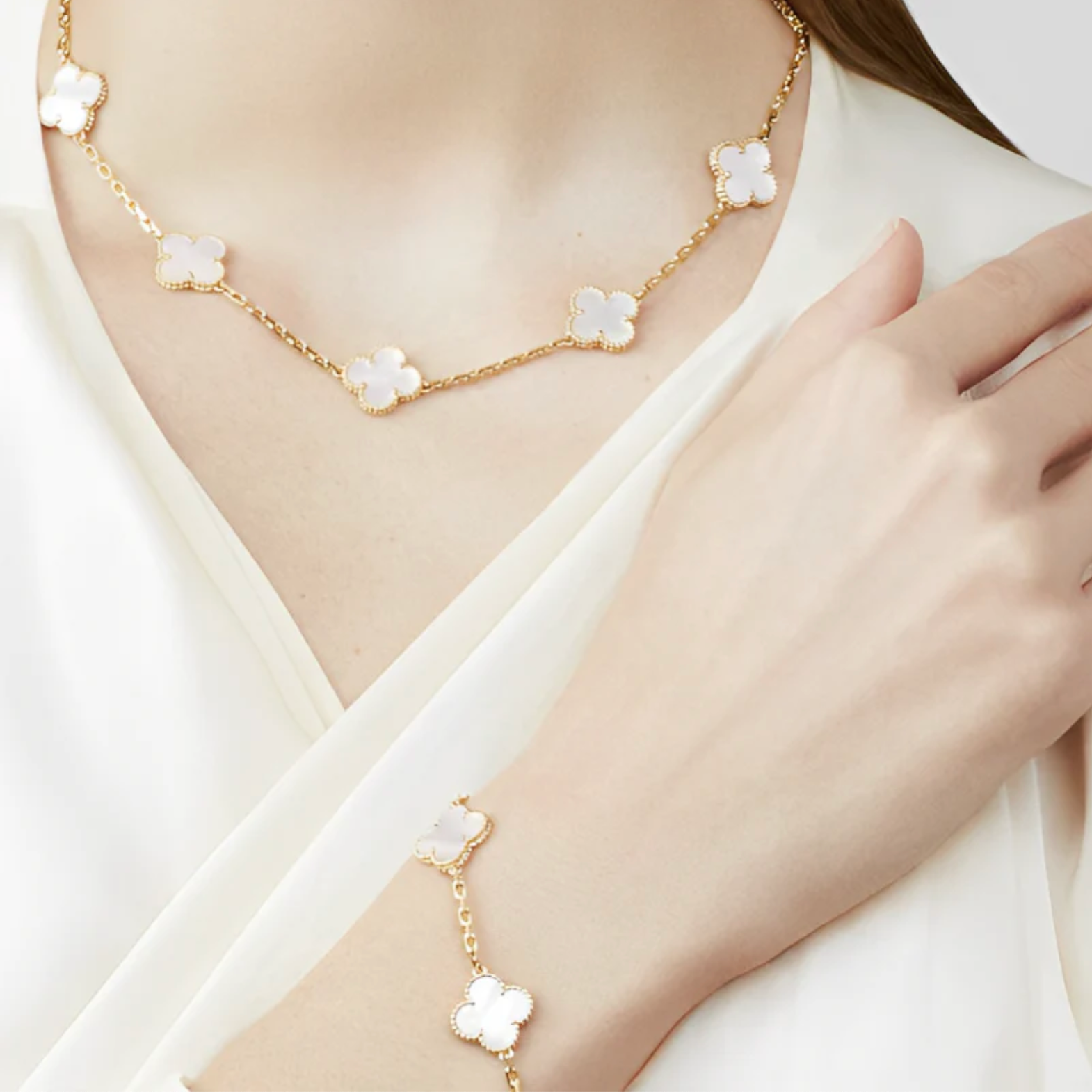 Pulseira Trevo + Colar de Brinde - Banhado a Ouro 18k